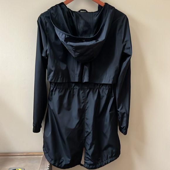 Old navy active lightweight hooded coat - Picture 2 of 3